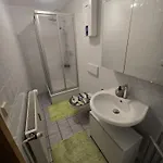 Ferienwohnung, Apartment, Monteurwohnung Mit Klimaanlage Wettin-loebejuen Apartman Lobejun