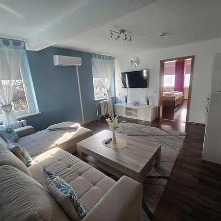 Ferienwohnung, Apartment, Monteurwohnung Mit Klimaanlage Wettin-loebejuen Apartment